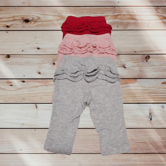 Old Navy Other - Bundle of 3 Newborn Clothing Set of 3 Leggings  size 0-3 months
